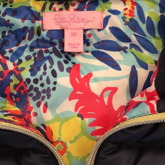 Lilly Pulitzer Allie packable navy vest - Picture 3 of 5